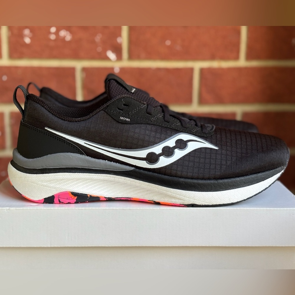 Saucony Freedom Crossport Men’s Black White New Sneakers Running Shoes
